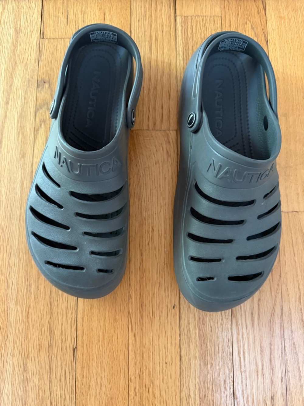 Nautica Light Gray Molded Slip-On Clogs MENS Size 10